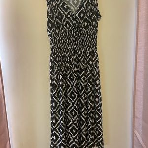 Black and white dress size medium